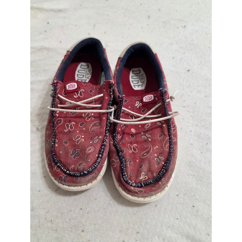 Hey Dude Wally Youth Bandana Red Navy Paisley Slip On Loafers Shoes Size 2 40612